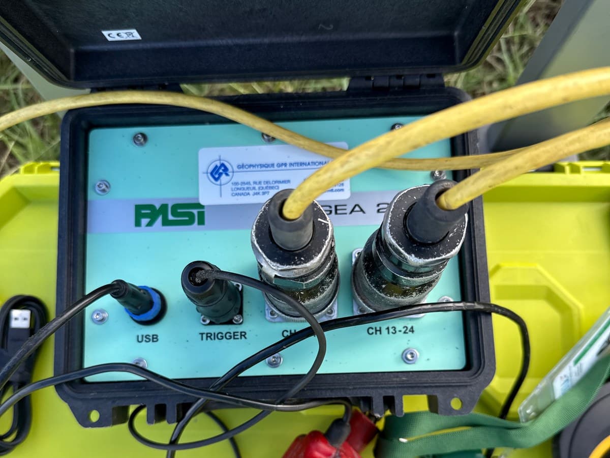 GID PASI 24-channel seismic acquisition system used for MASW surveys
